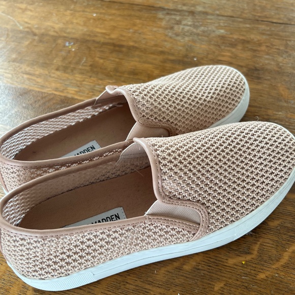 Steve Madden slip ons - Picture 3 of 4